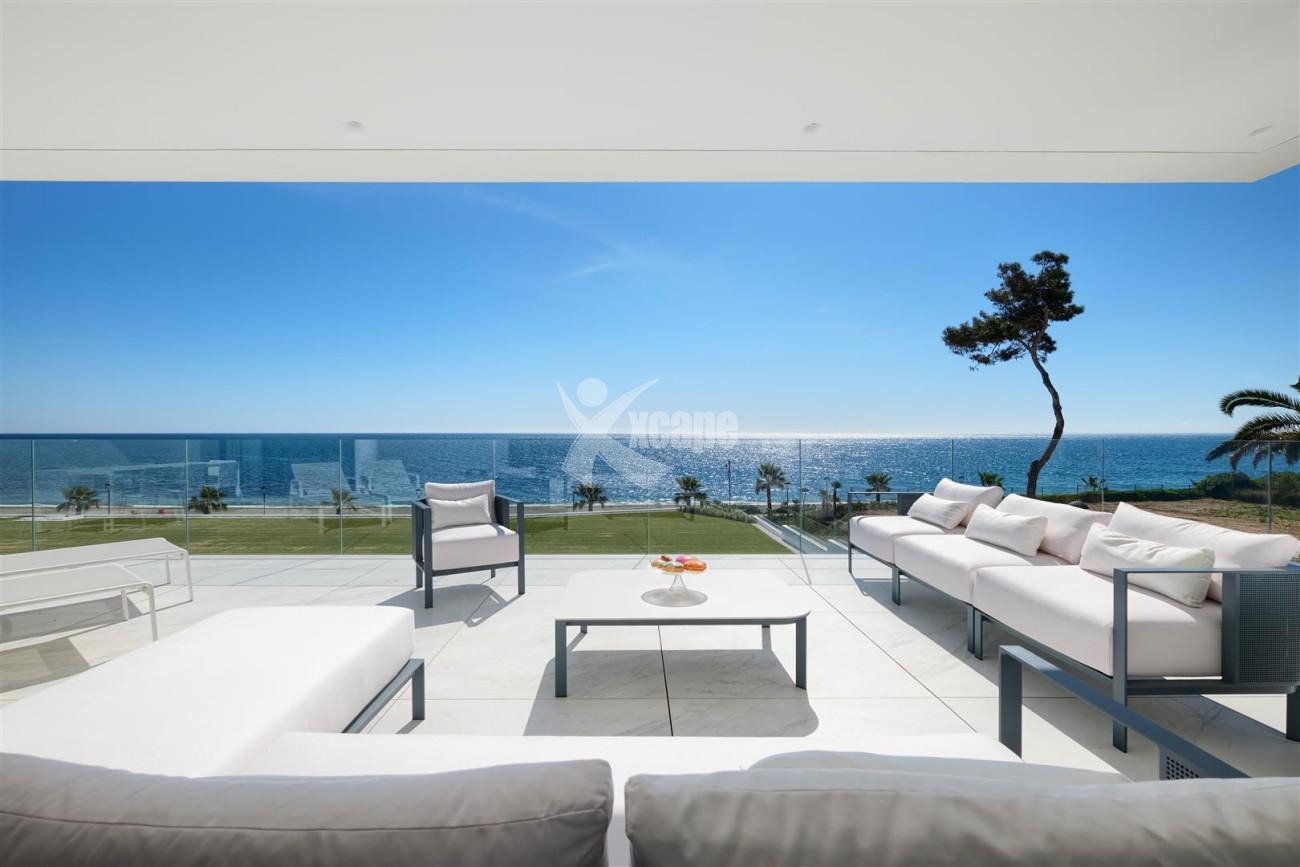 Beachfront Contemporary Apartment for sale (5) (Large)