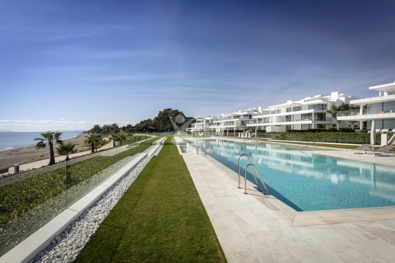 Frontline Beach Luxury Apartment Estepona (1)