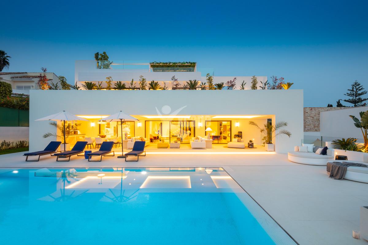Contemporary Villa for sale Nueva Andalucia (28)