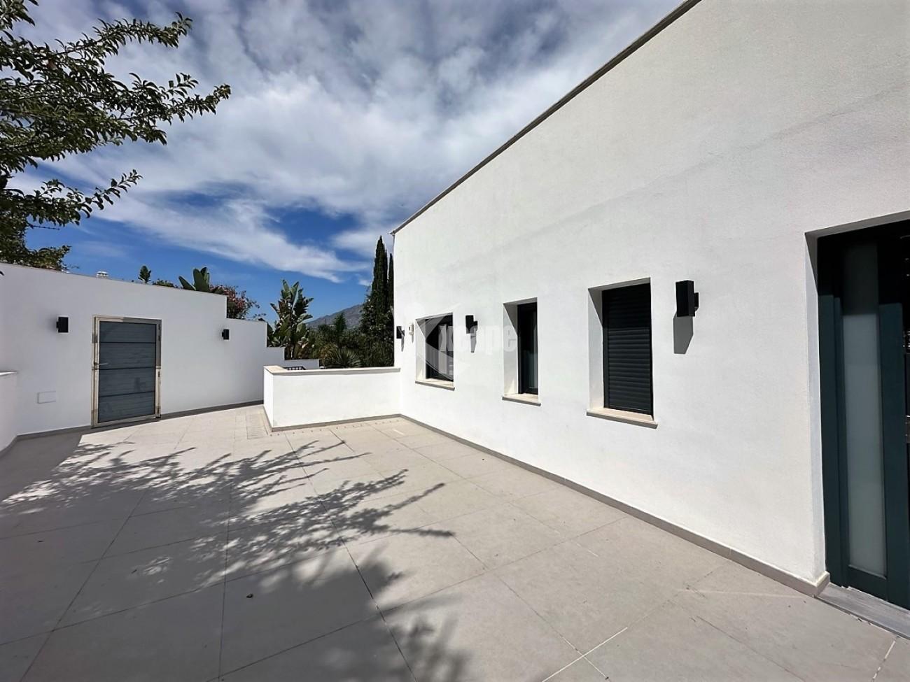 Modern Villa for sale Nueva Andalucia (24)