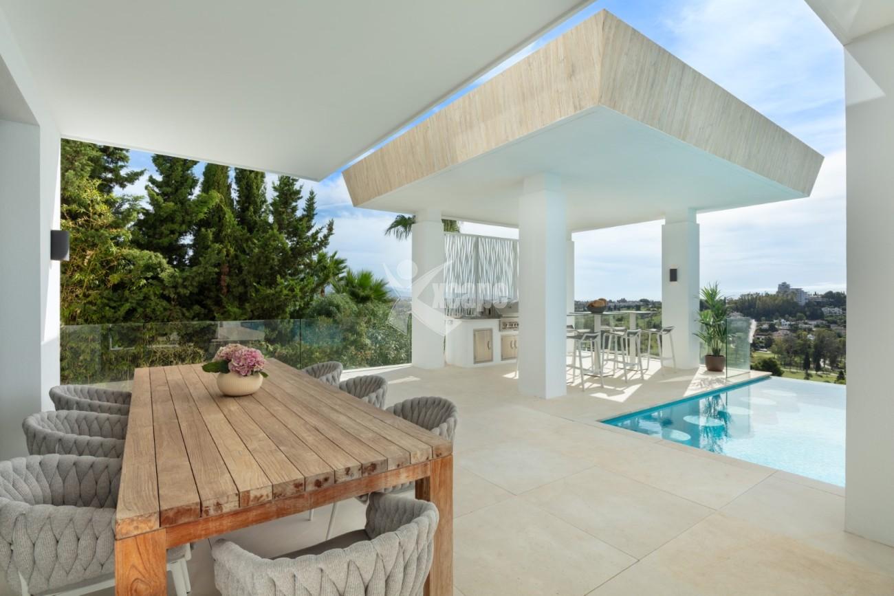 Modern Villa Stunning Panoramic Views Benahavis (4)