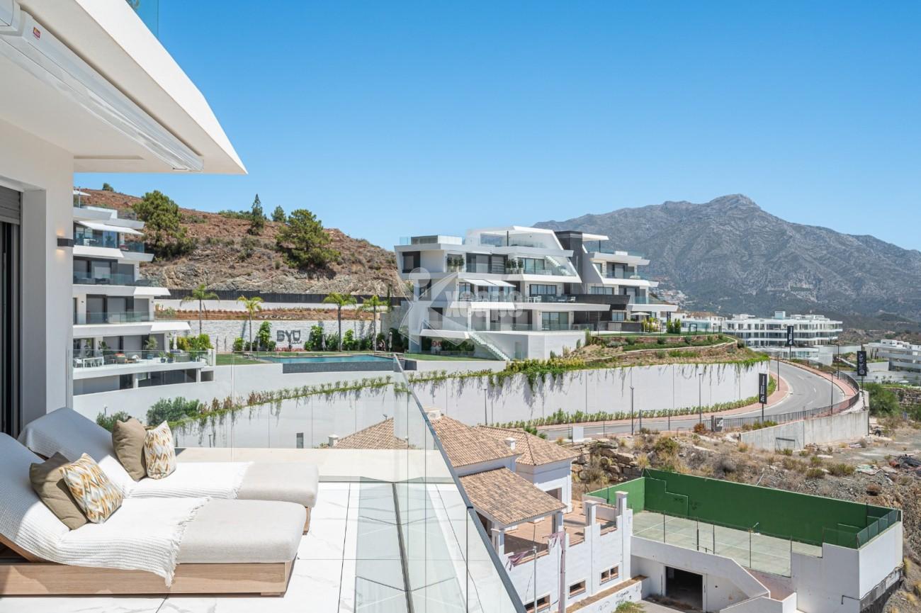 Stunning Modern Apartment Panoramic Views Benahavis (21)