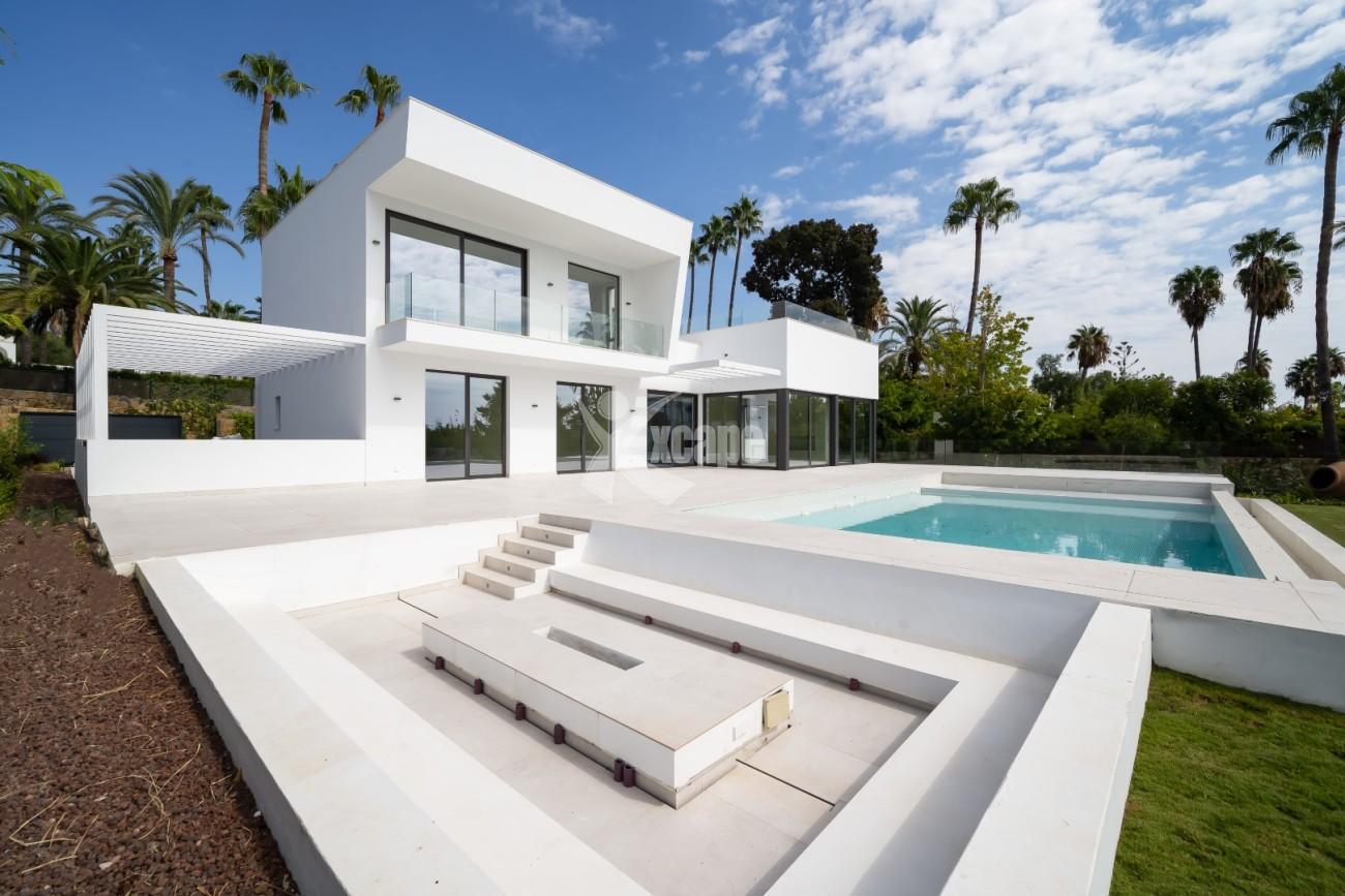 Beautiful Contemporary Villa Estepona Spain (3)