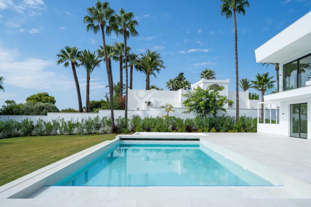 Beautiful Contemporary Villa Estepona Spain (2)