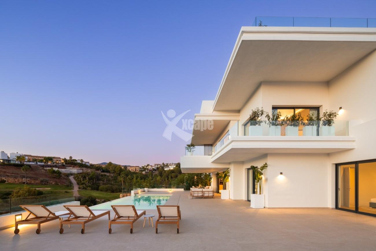 New Modern Villa East Estepona (2)
