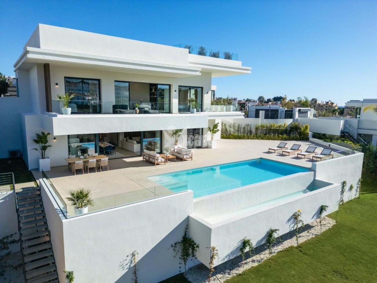 New Modern Villa East Estepona (7)