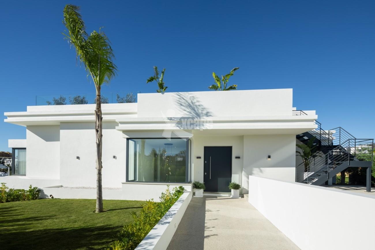 New Modern Villa East Estepona (12)