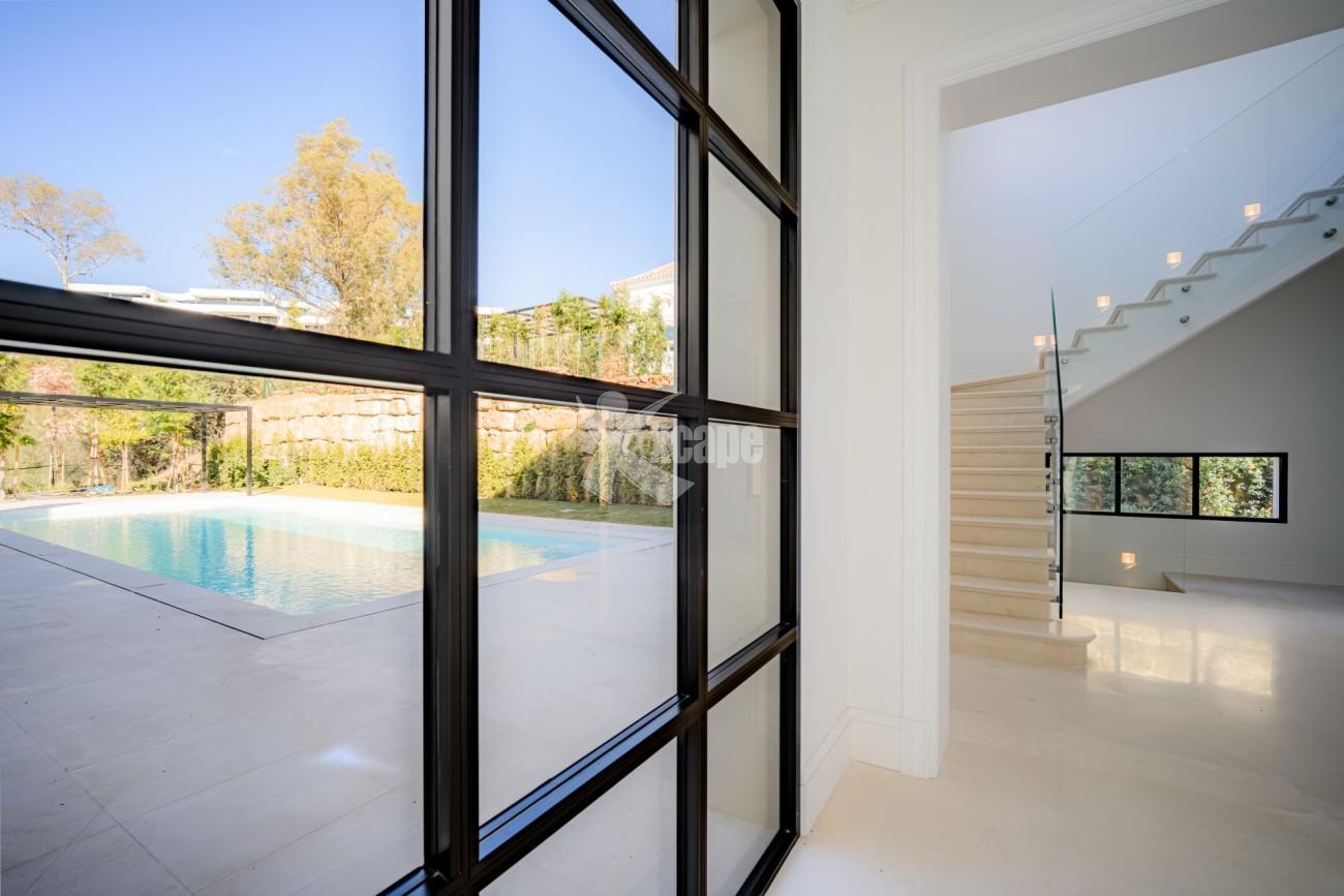 New Elegant Villa Nueva Andalucia Marbella (35)