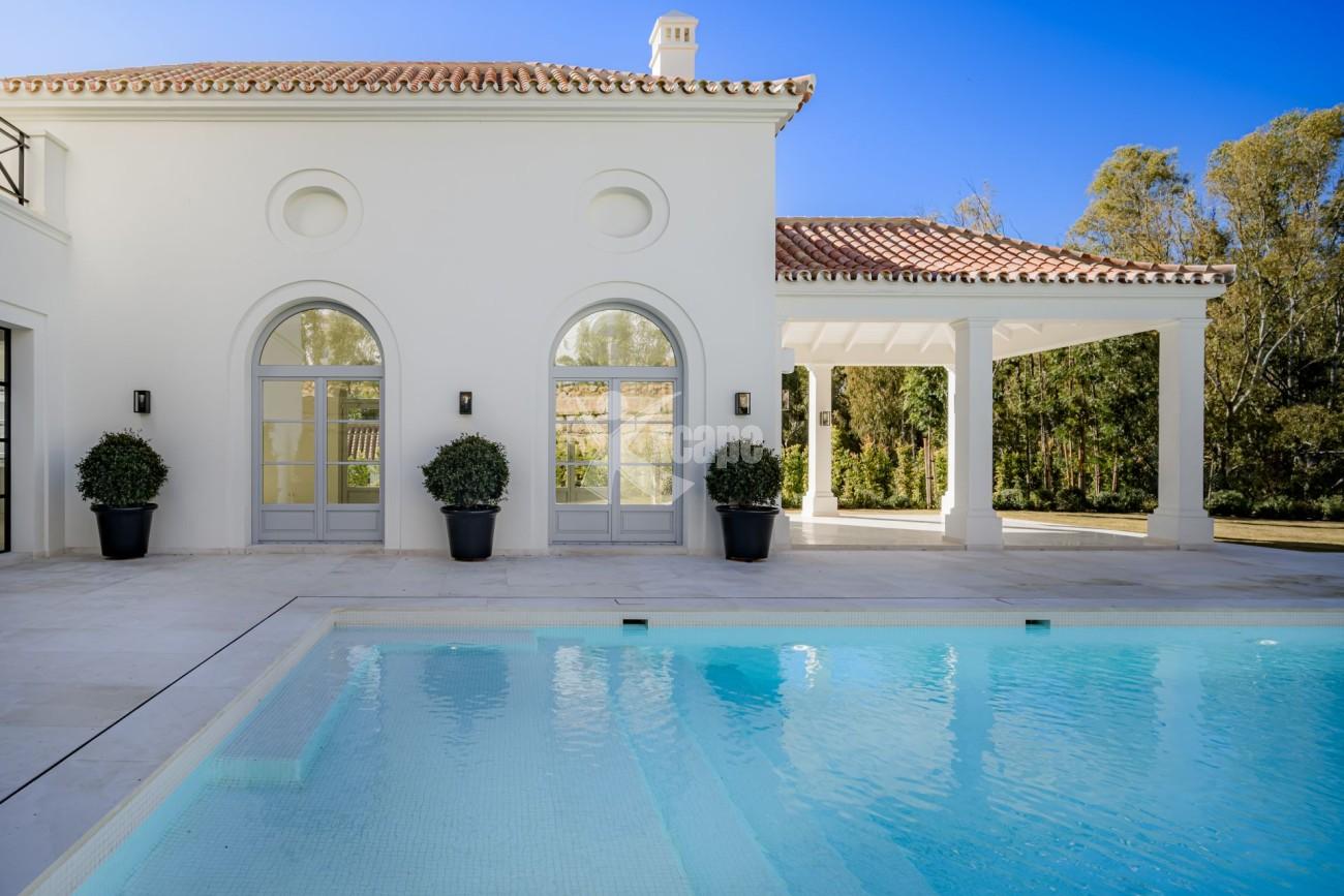 New Elegant Villa Nueva Andalucia Marbella (14)