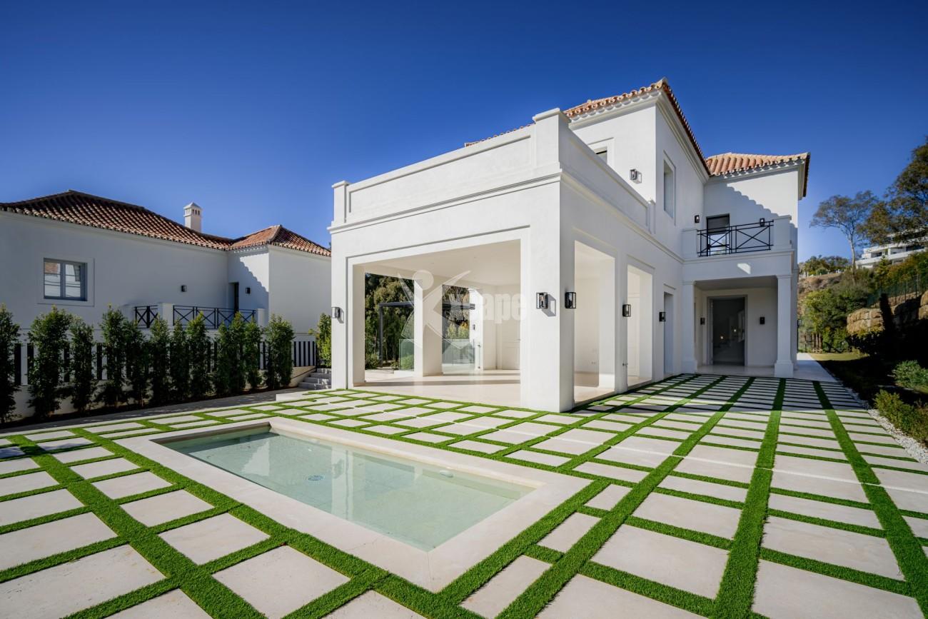 New Elegant Villa Nueva Andalucia Marbella (21)