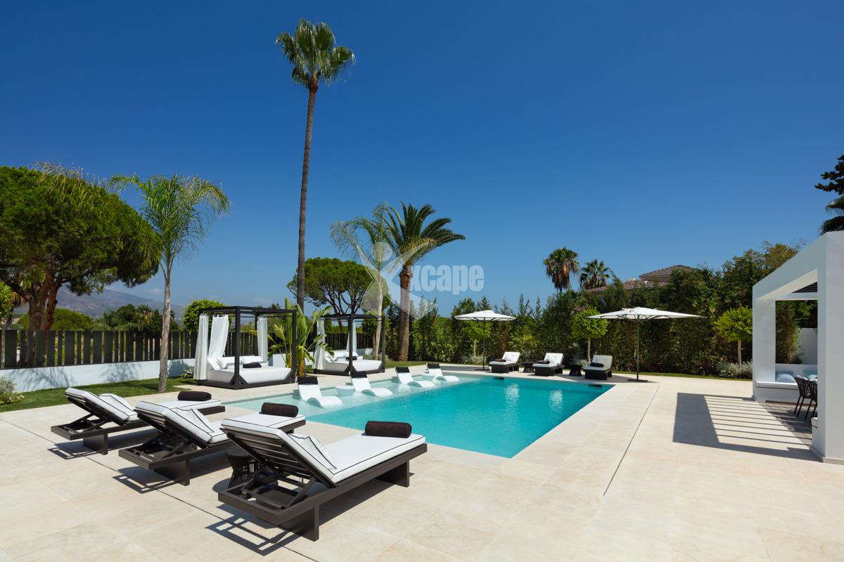 Amazing Pool Modern Villa for sale Nueva Andalucia (23)
