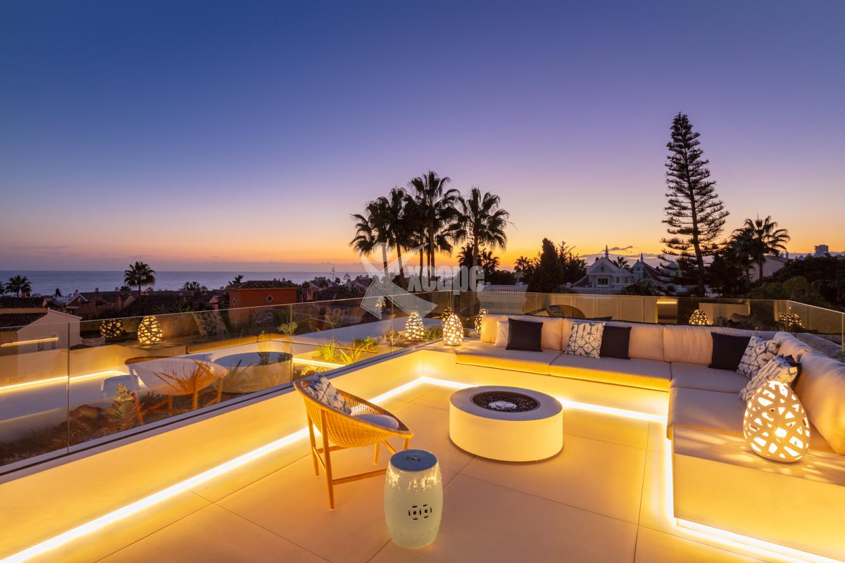 Beachside Modern Masterpiece for sale Marbella East (19)