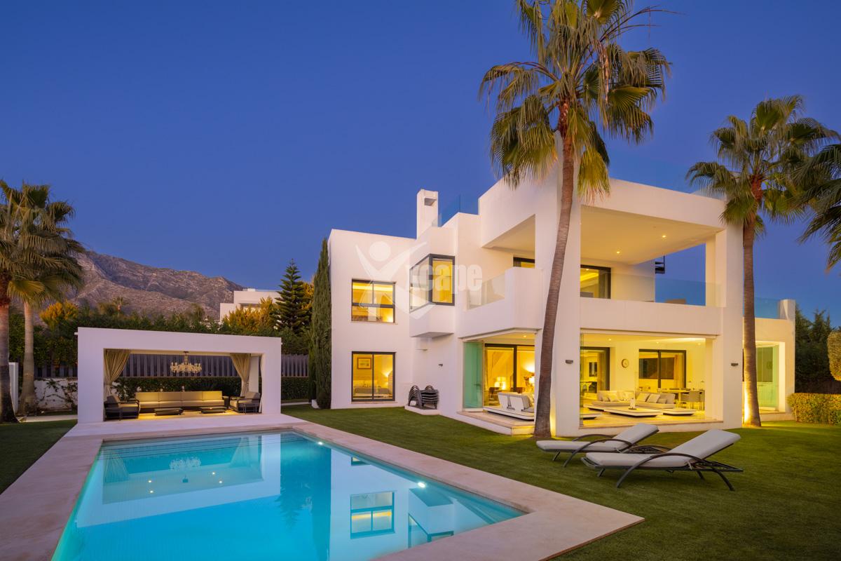 Contemporary Villa Marbella Golden Mile (1)