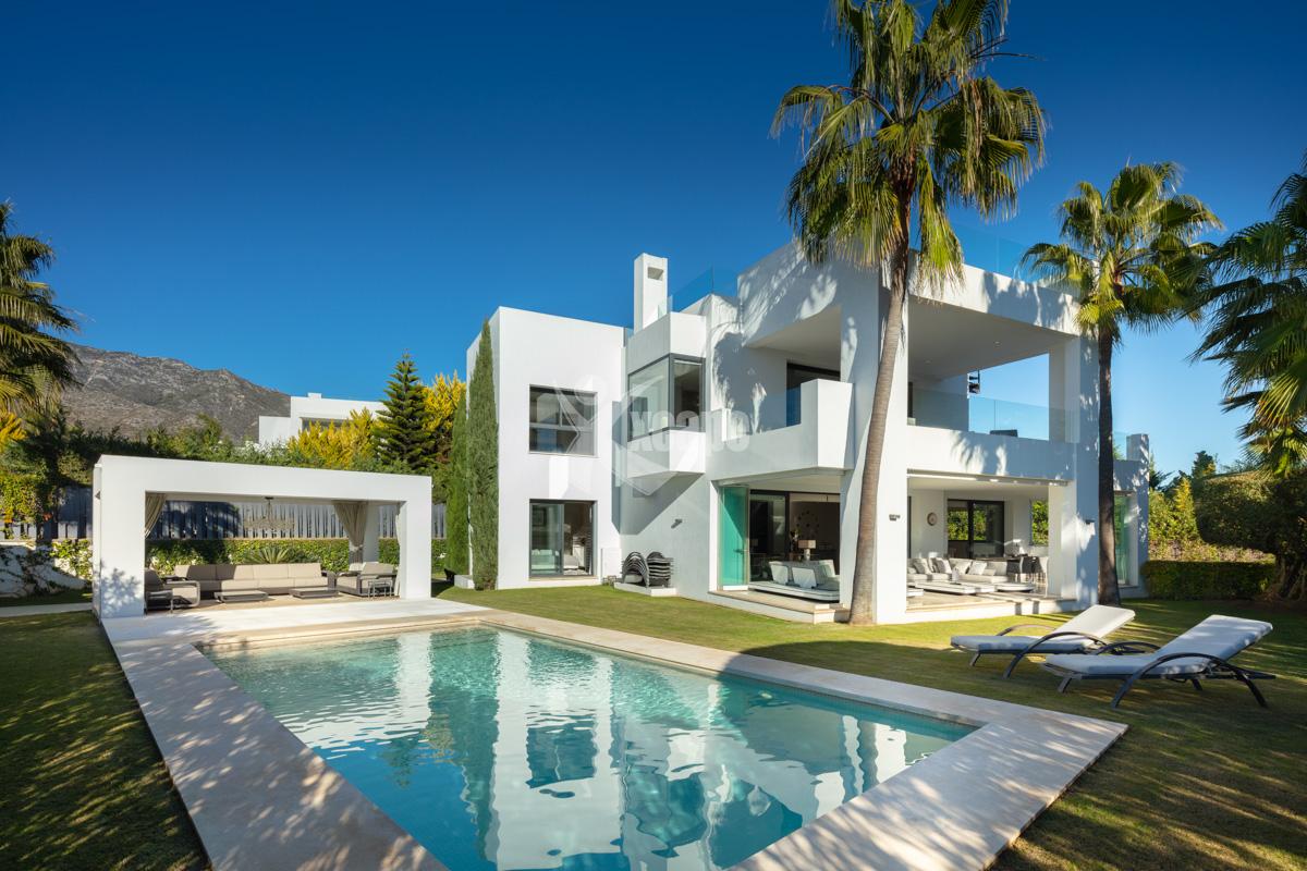Contemporary Villa Marbella Golden Mile (22)